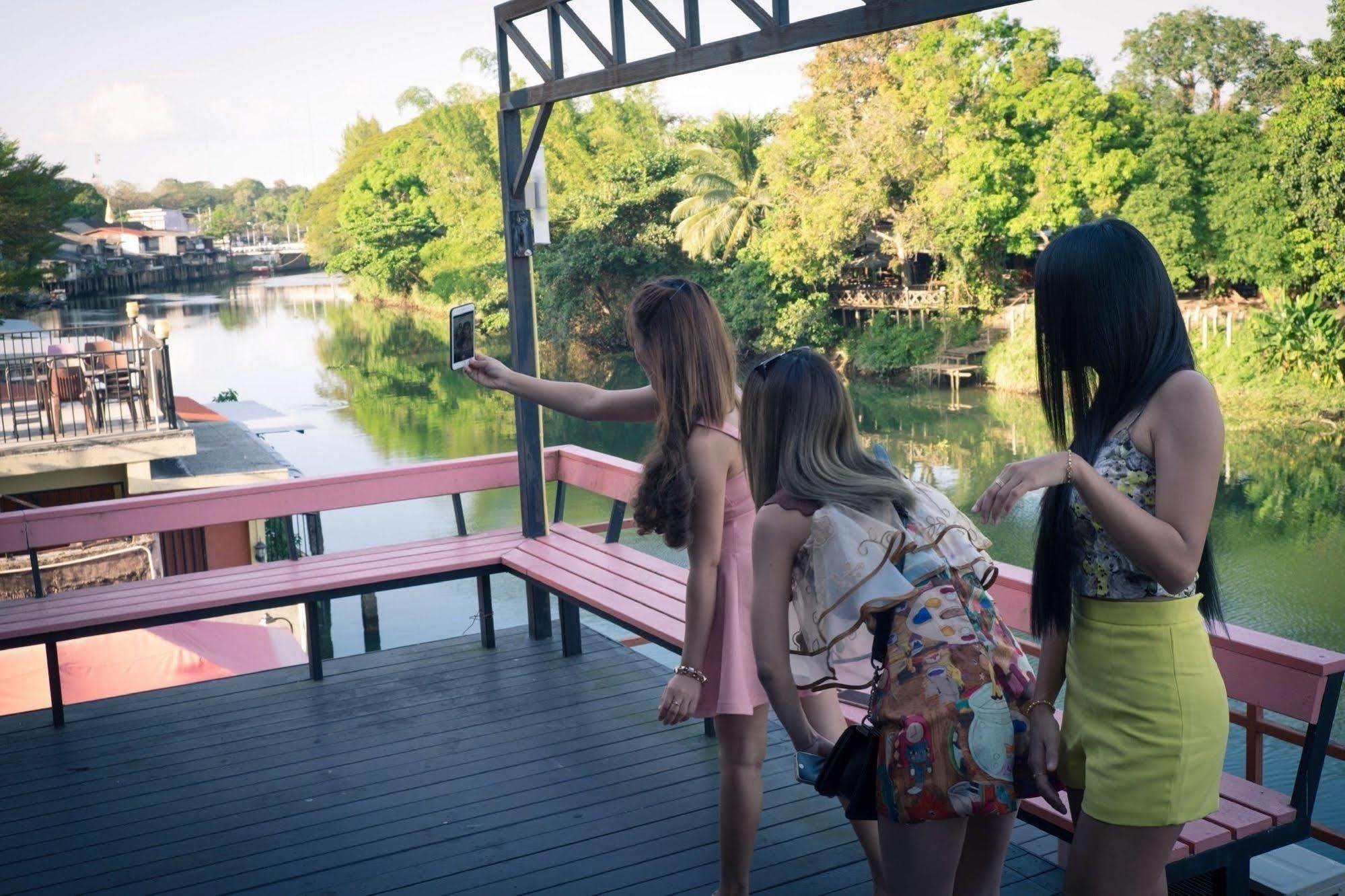 Oyo 671 Laluna River House Chanthaburi Ngoại thất bức ảnh